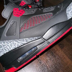 Jordan Spizike Low “Bred”.